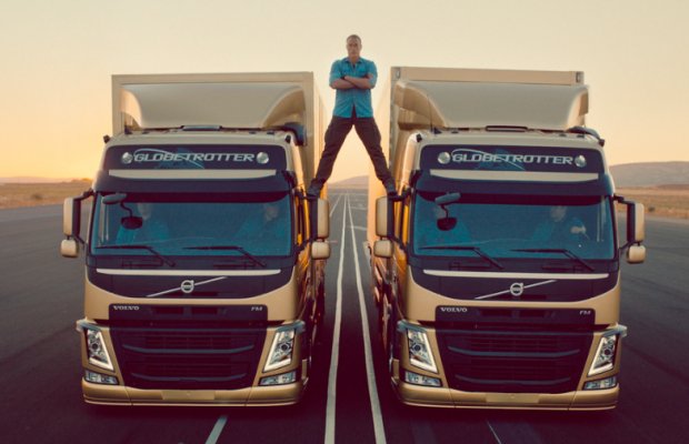  Regresa Van Damme entre dos camiones
