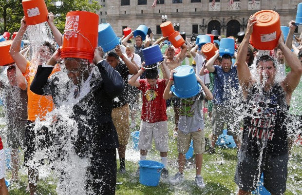  #IceBucketChallenge llega a Ecuador