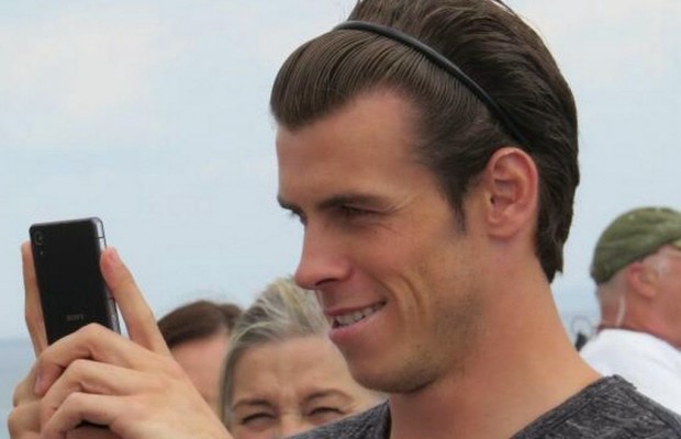  Gareth Bale firma con SONY