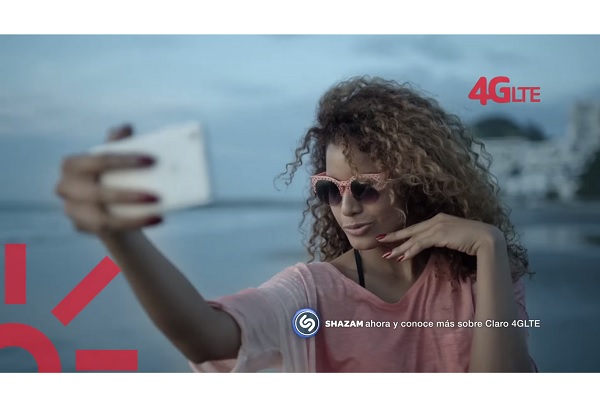 Comercial de Claro con Shazam