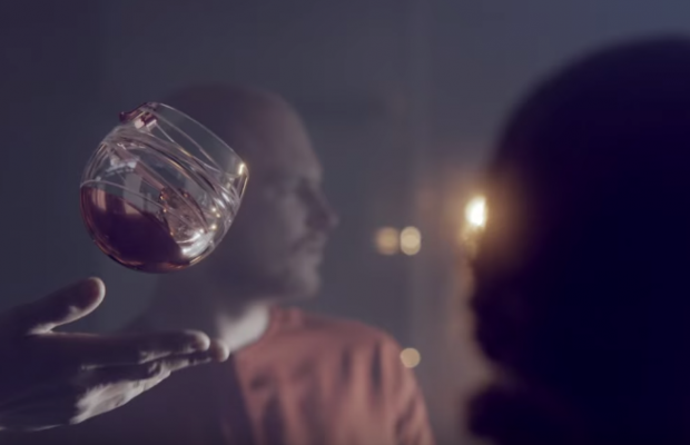  Ballantine’s crea un vaso para beber whisky en el espacio