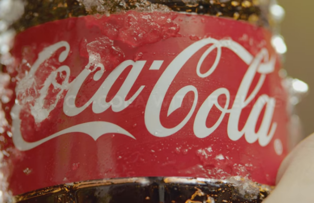 La nueva campaña de Coca-Cola se denomina Taste the feeling.