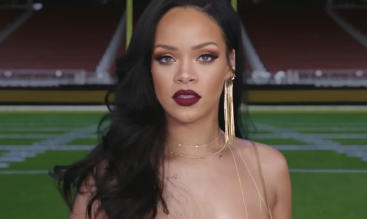 Rihanna protagoniza el nuevo spot de Super Bowl.