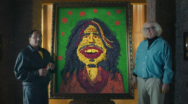Steven Tyler protagoniza el nuevo spot de Skittles.