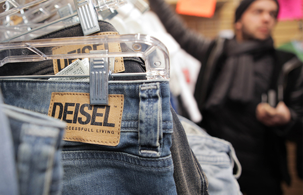  ¿Por qué Diesel vendió imitaciones de su marca?