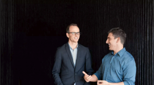 Brian Chesky Y Joe Gebbia imagen Scott Hartley