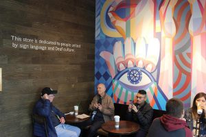Imagen 001 Starbucks cafeteria sordos